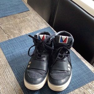 Louis Vuitton Authentic men sneakers FINAl SALE
